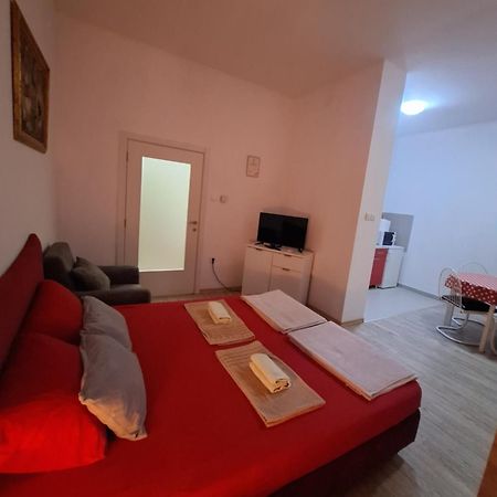 Apartman Prokin Bed & Breakfast Novi Sad Bagian luar foto