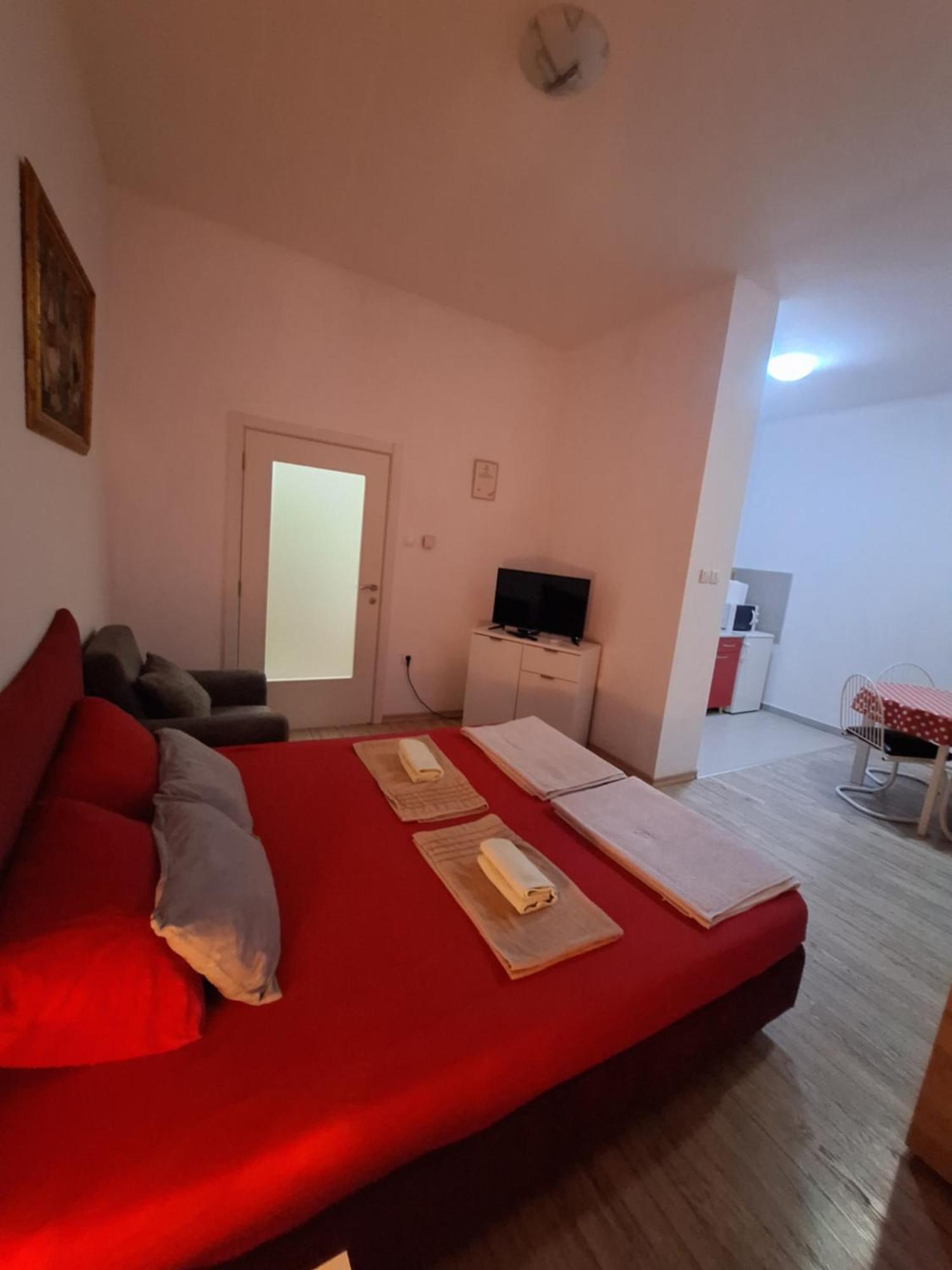 Apartman Prokin Bed & Breakfast Novi Sad Bagian luar foto