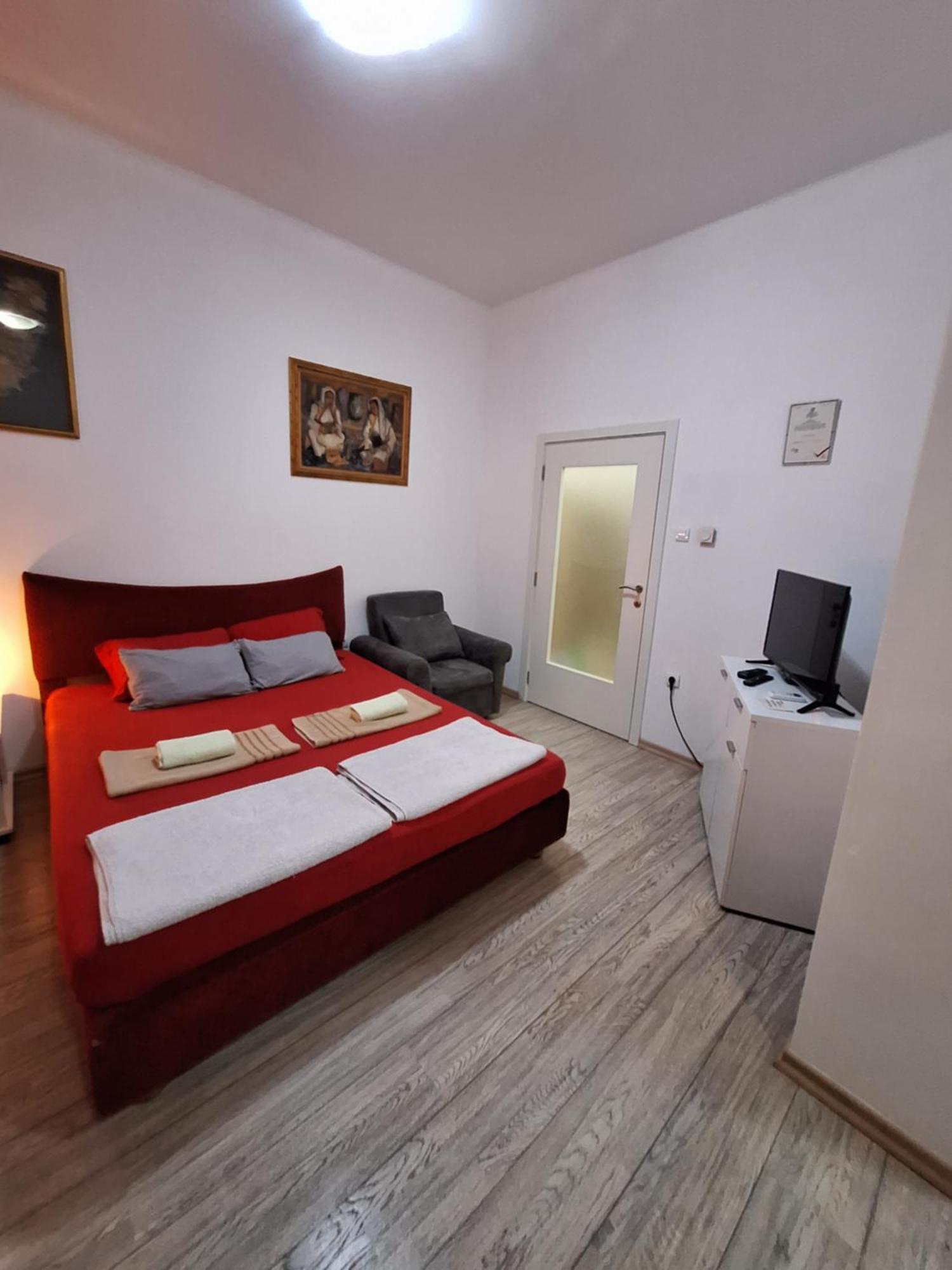 Apartman Prokin Bed & Breakfast Novi Sad Bagian luar foto